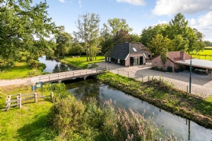 Driehoeksweg 15, DIEPENVEEN