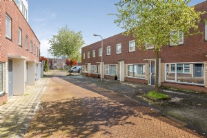 Burg. Van Doorninckstraat 8, DEVENTER