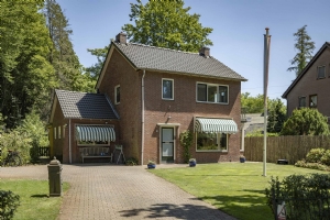 Oranjelaan 90, DIEPENVEEN