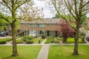 Enkweg 30, OLST